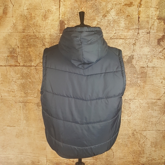 Reversible Full Zip Hoosed Vest - Picture 5 of 9